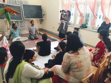 Shammi & Yash talking to the workshop participants about their Food Journeys…